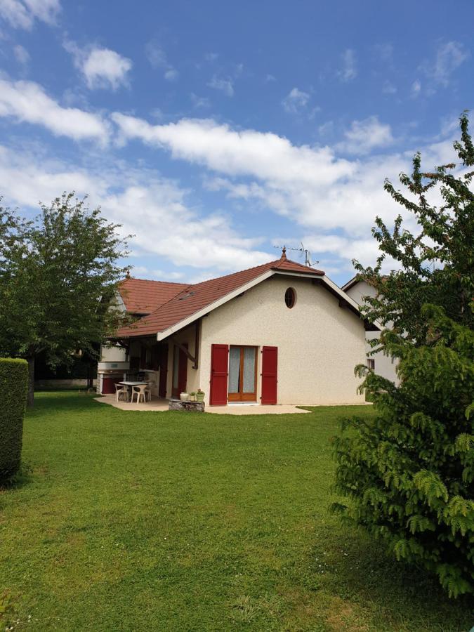 Ferienwohnung Au Gres Du Vent Ruy-Montceau Exterior foto