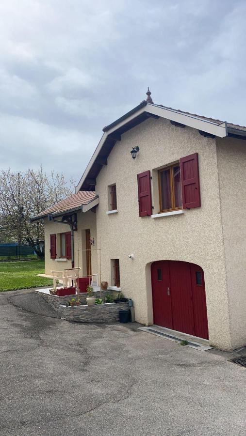 Ferienwohnung Au Gres Du Vent Ruy-Montceau Exterior foto
